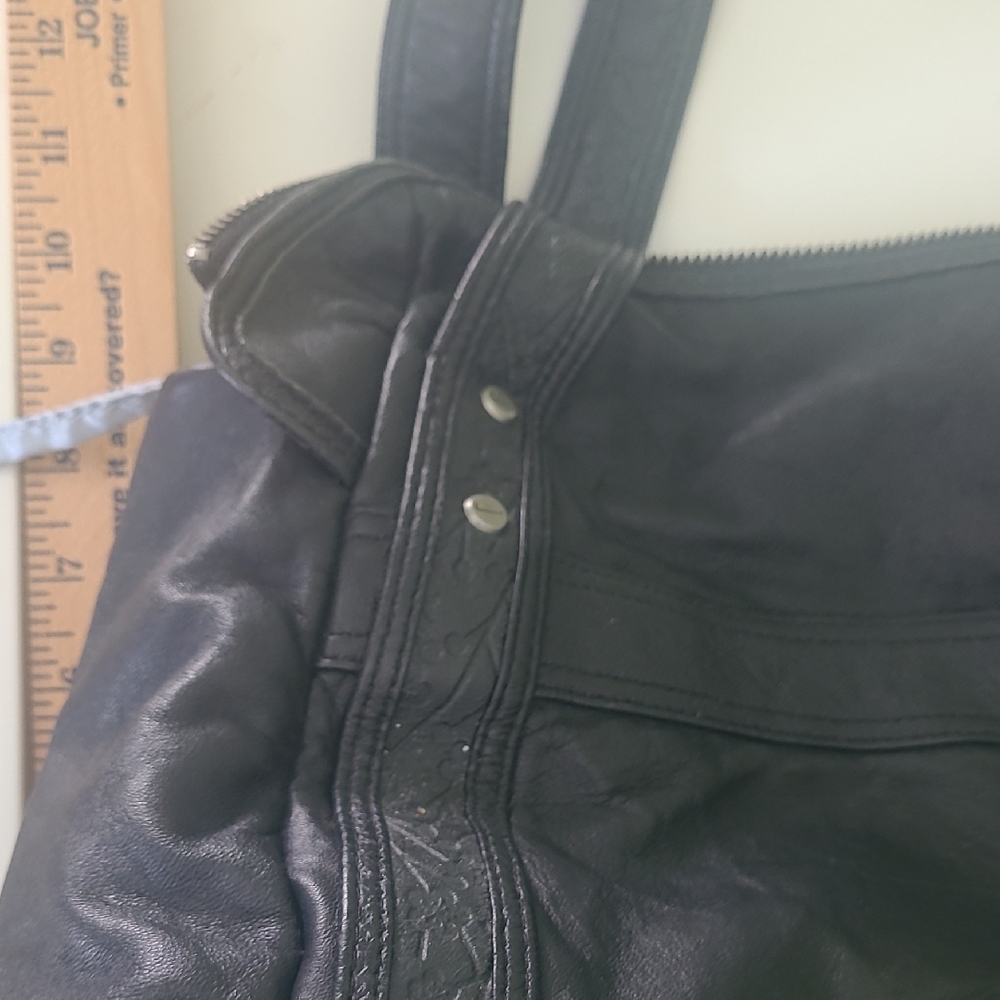 Rare Nike Black Leather Ladies Duffle Bag - Picture 16 of 16